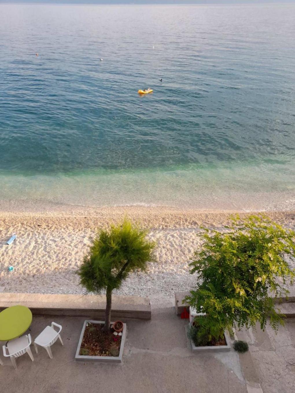 Apartment Danka - Affordable And At The Beach Brist Exterior foto