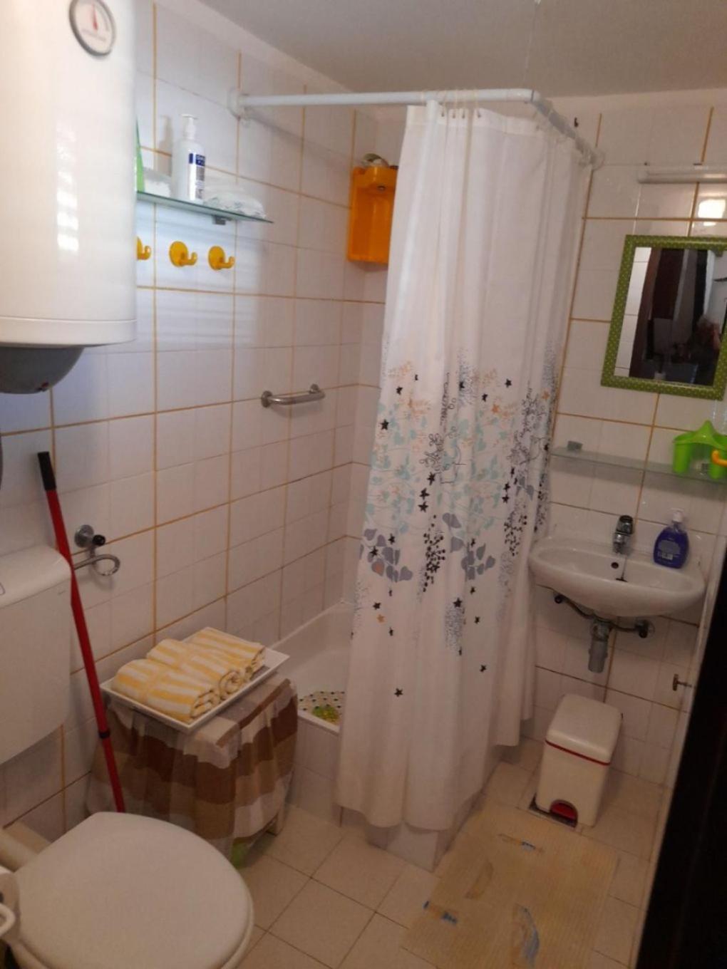 Apartment Danka - Affordable And At The Beach Brist Exterior foto